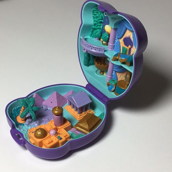 1995 Disney Blue Bird Polly Pocket Aladdin Compact with Aladdin figure - Picture 5 of 8